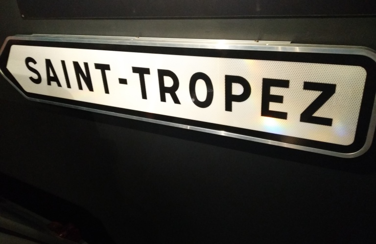 napis saint tropez